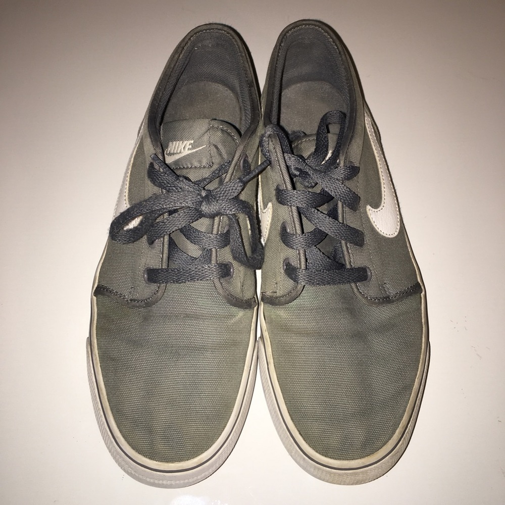 Nike Flats